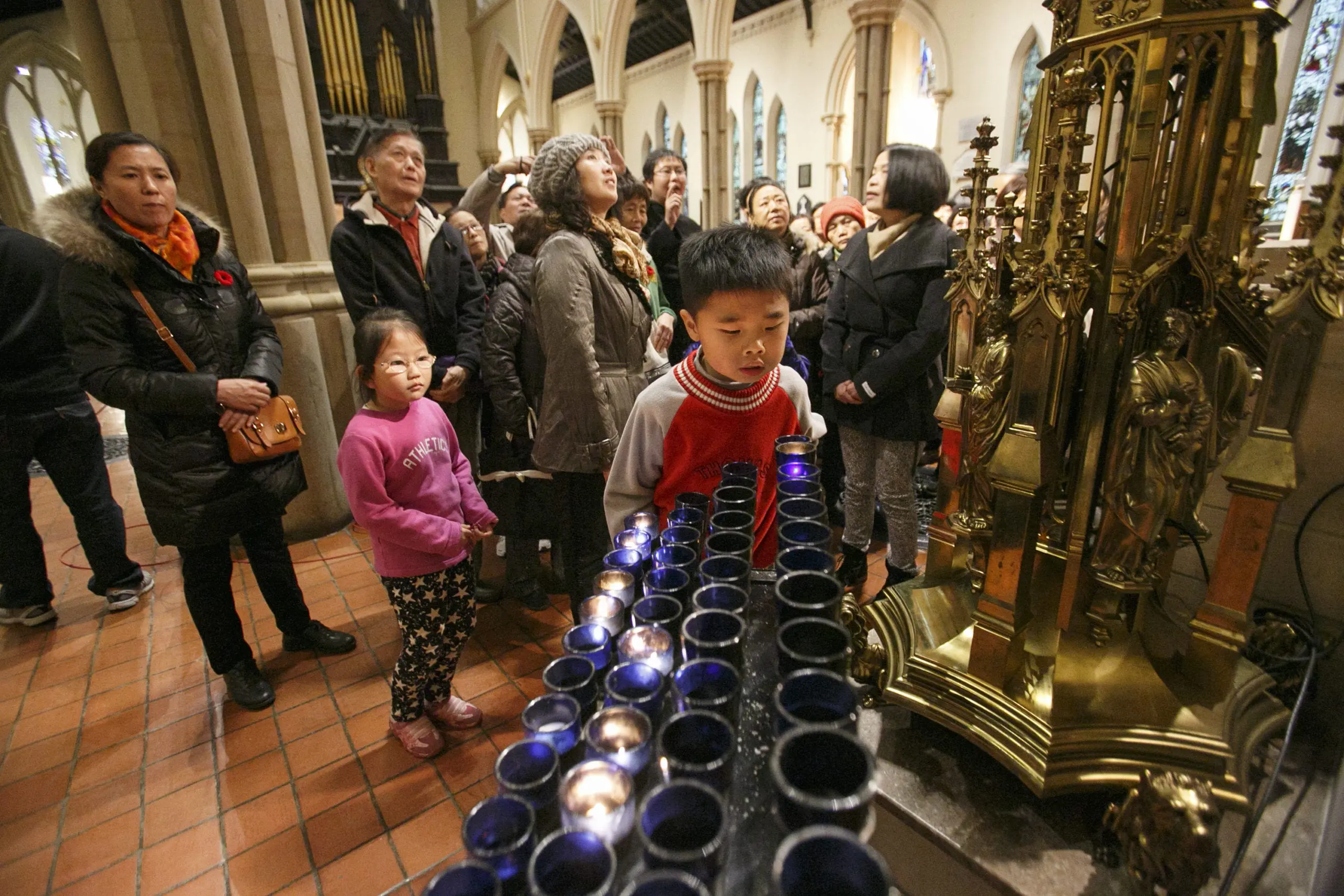 Mandarin ministries hosts Chinese visitors to Cathedral