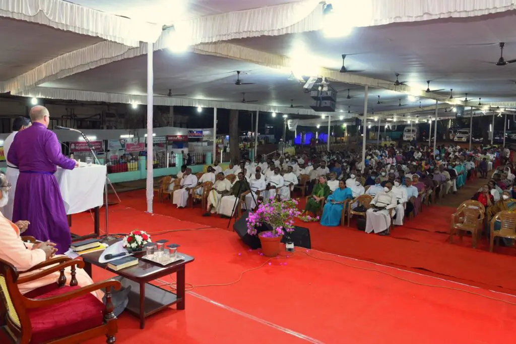 Bishop Andrew speaks to a large crowd